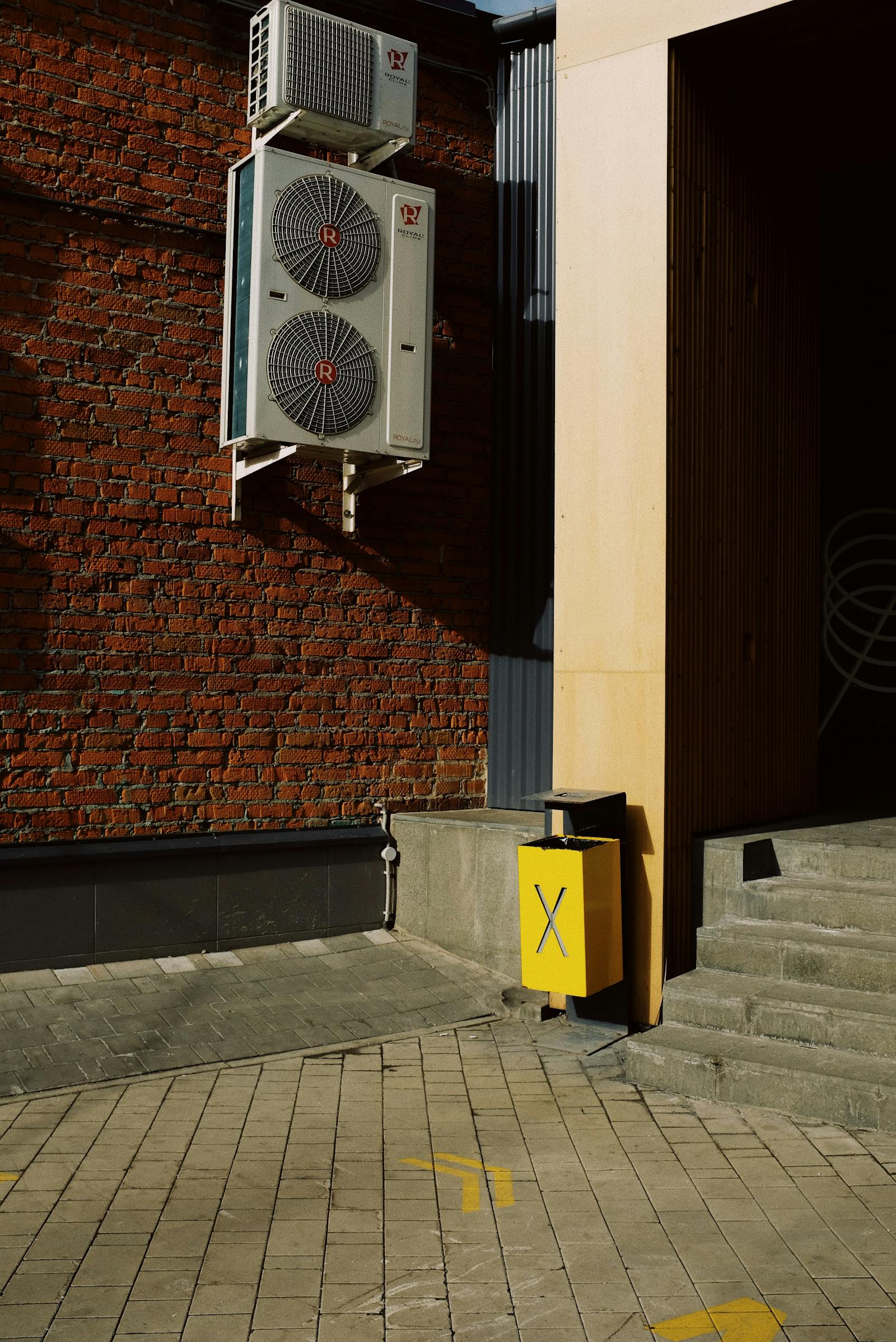 Ventilation with air conditioning