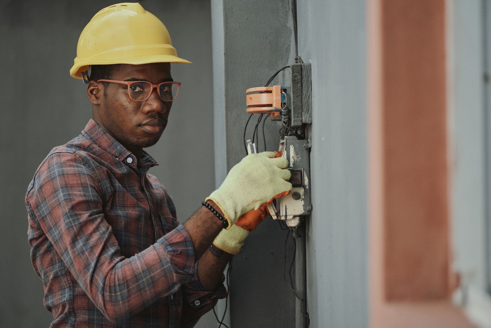 Qualified Abacus engineer on site