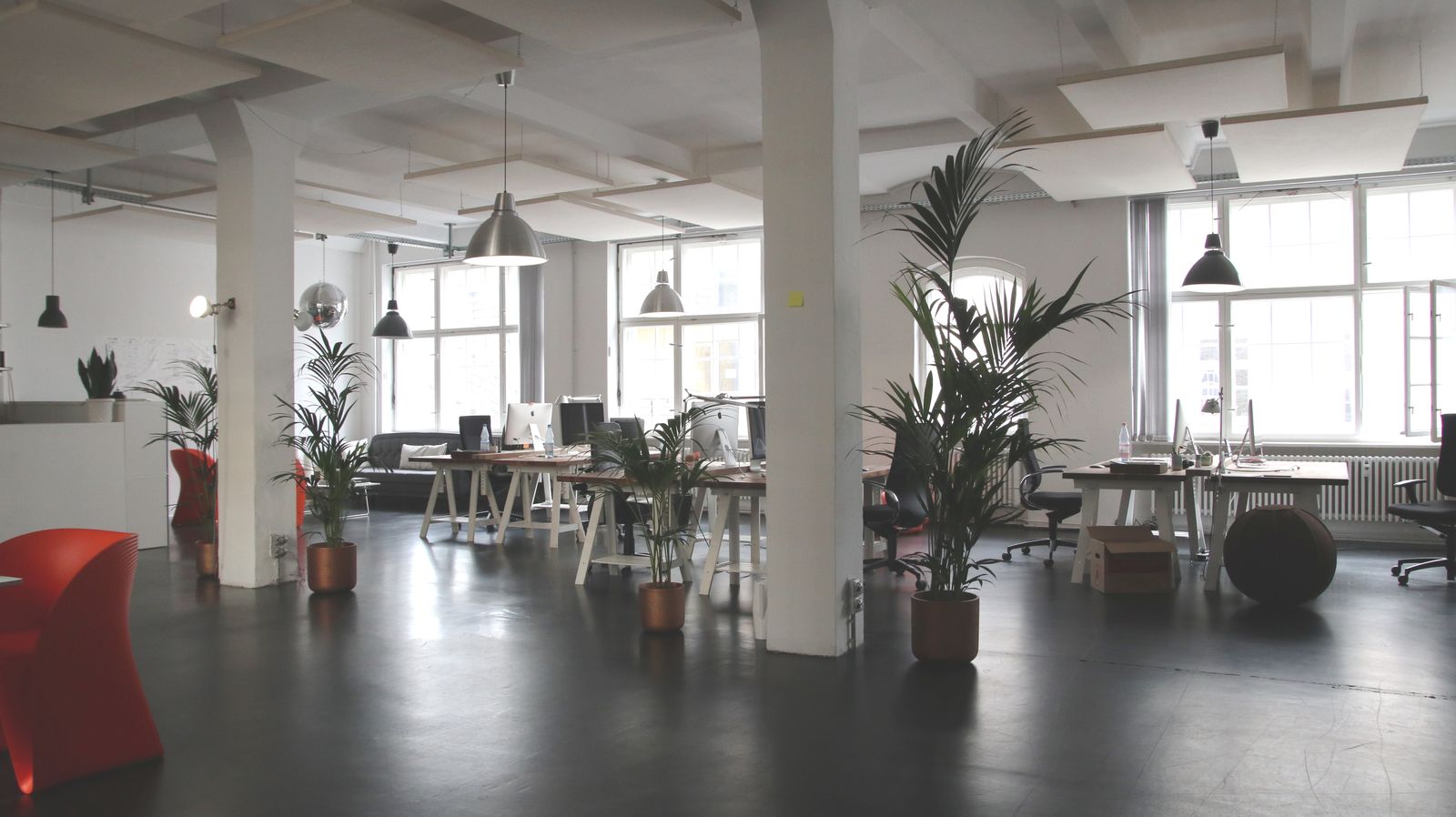 Open-plan London office with air conditioning